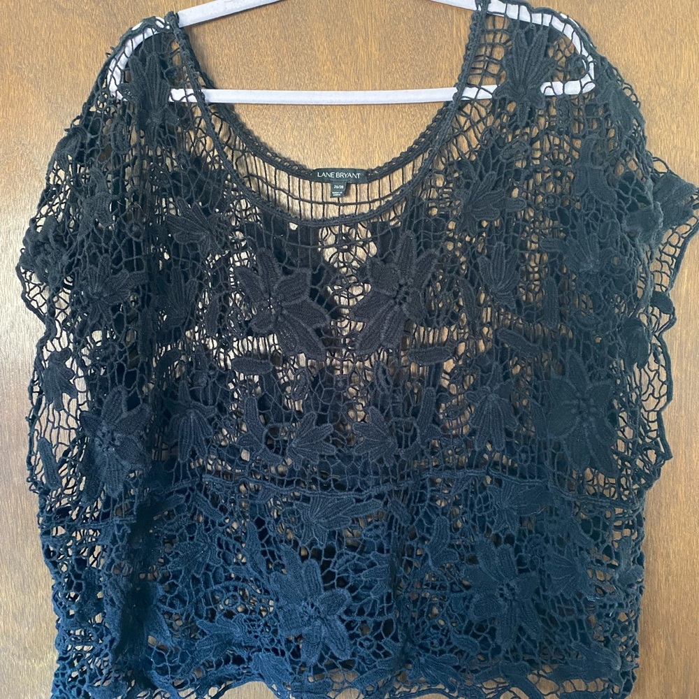 Lane Bryant Black Sleeveless Cropped Blouse